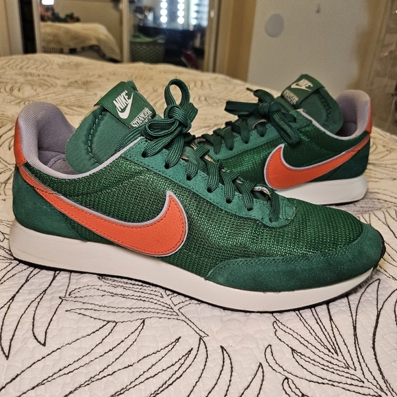 EUC Nike Tailwind 79 Stranger Things Suede Green Orange Men 9 - Picture 1 of 12